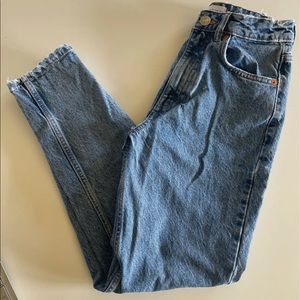 ZARA TAPERED MOM JEANS